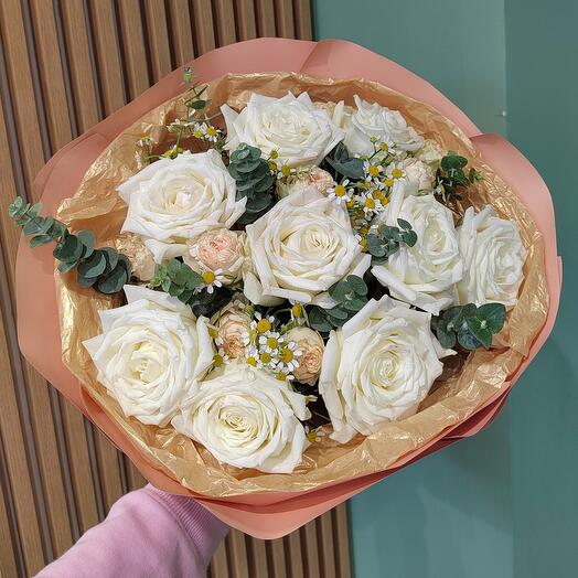 Розы белые, кустовые розы, ромашки n149