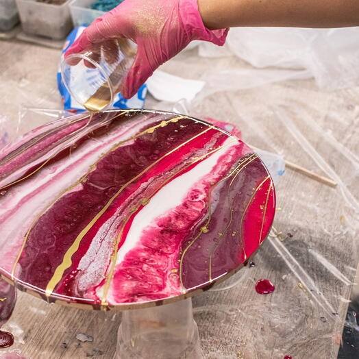 Подарочный сертификат «Мастер-класс Рисование эпоксидной смолой» (2 часа 30 мин, 1 человек)