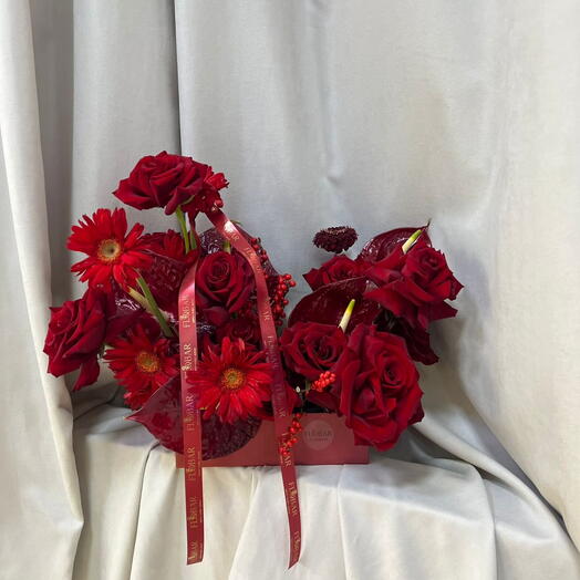 Бордовая композиция