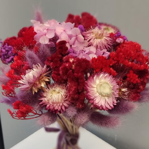 Свадебный букет из сухоцветов "Вишнёвый джем"