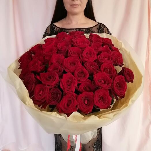 ❣️Роскошный букет из 49 красных ароматных роз в красивом оформлении маме