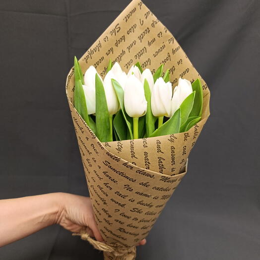 Bouquet of 11 white tulips