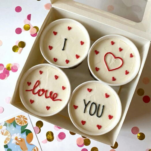 Набор тортов в стакане 4 шт cake to go на День Святого Валентина на 14 февраля любимому человеку