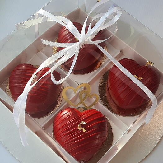 Муссовые пирожные "Amore" на 8 марта