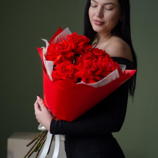 Красные французские розы