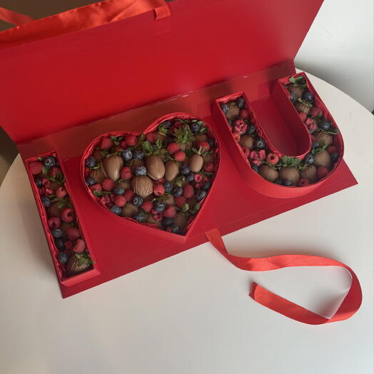 Corazón de fresa cubierto de chocolate