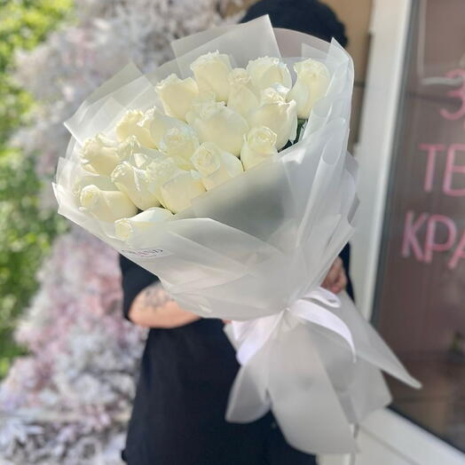 Букет из крупных белых роз