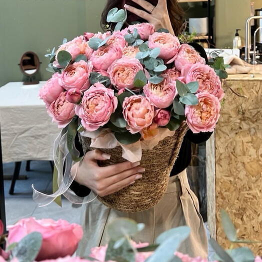 Кашпо с кустовыми розами Джульетта