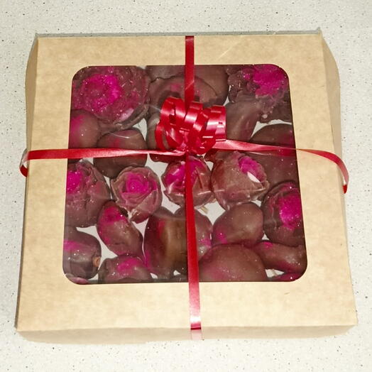 Sweets flowers roses dried fruits
