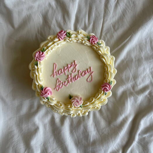 Торт 1,5 кг happy birthday и цветами из крема