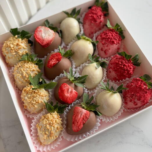 Клубника в шоколаде 16 ягод