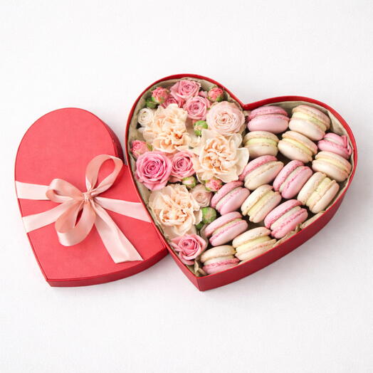 Sweet Heart Flower   Macaron Box