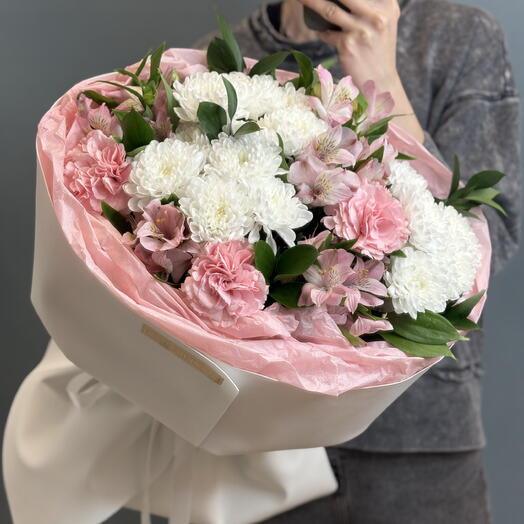 Нежный букетик с альстромерией 🌸 (M)