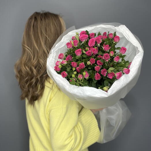 Монобукет из яркой кустовой розы, 7 штучек🌹