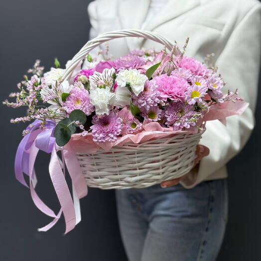 Нежная корзина с цветами