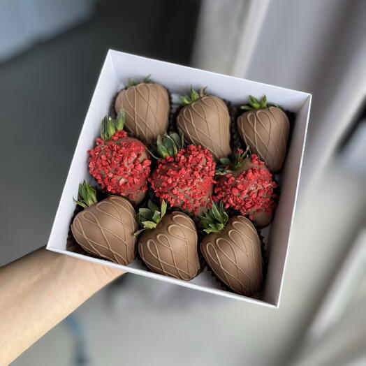Chocolate-covered strawberries 9 pieces
