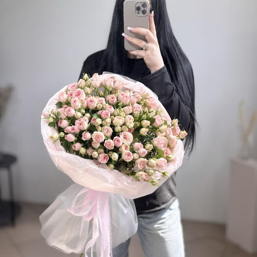 Букет из кустовой розы