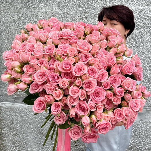Для тебя! 51 ветка розовой кустовой розы. 💞