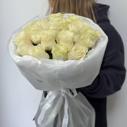 букет из 19-ти роз эквадор