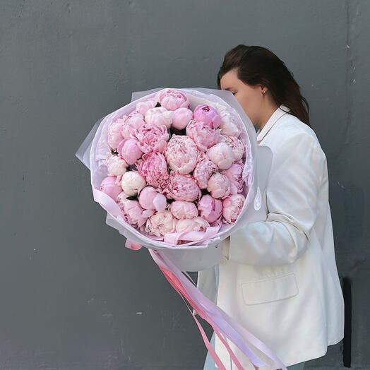 Букет из 31 пиона