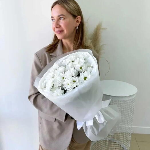 Букет белых хризантем