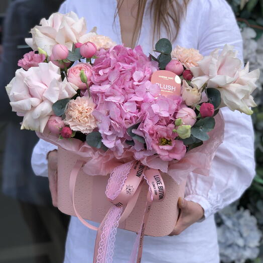 🌸🌸🌸Цветочная композиция «Цветочный вальс» + подарок от Vivienne Sabo — румяна MACARON