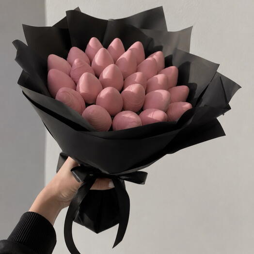 Букет клубники в шоколаде 23-25 ягод black and pink