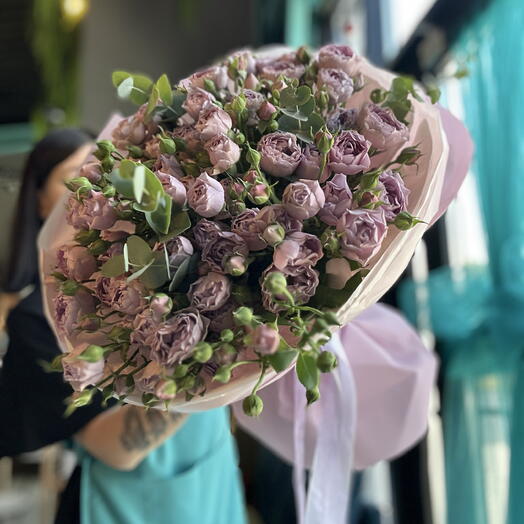 Большой букет лавандовых пионовидных роз💜