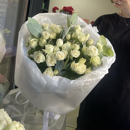Букет из кустовых роз