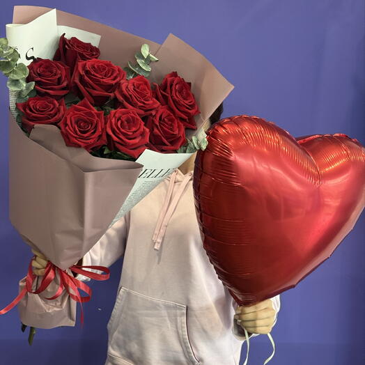 Букет Красных Роз и Фольгированный шар-сердце с гелием♥️