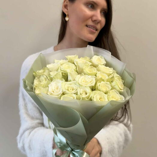 Букет из 25 белых роз