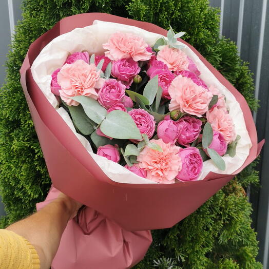 Букет с пионовидной розой и диантусом🌸