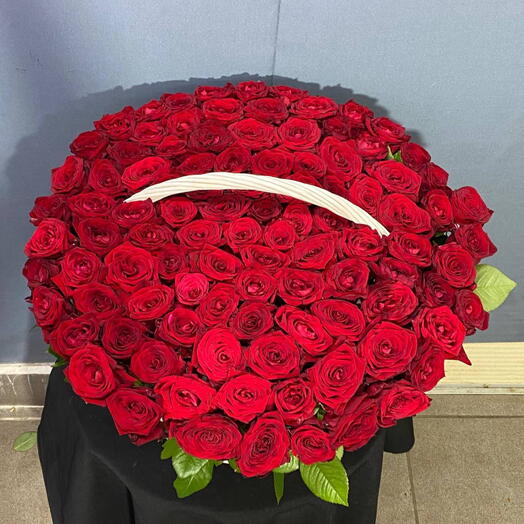 101 Роза в корзине