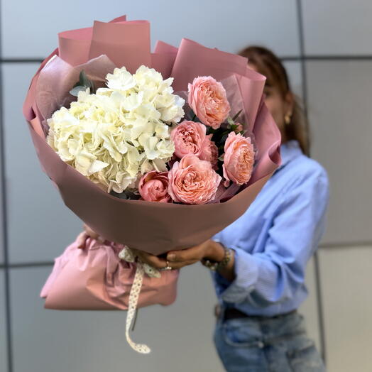 Нежный букет «Дуэт нежности: гортензия и роза Джульетта♥️»