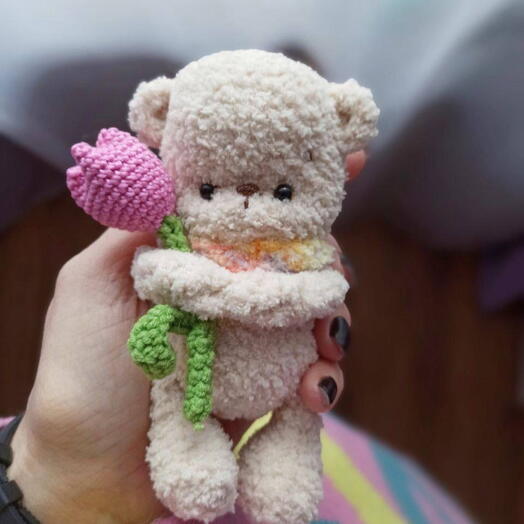 Игрушка «Брелок мишка с тюльпаном»