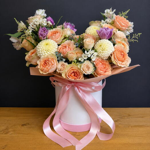 Роскошная композиция с розами «Peach bloom»