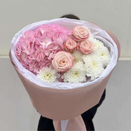 Juliet bouquet 💕 A composite author's bouquet with hydrangea, chrysanthemum and rose