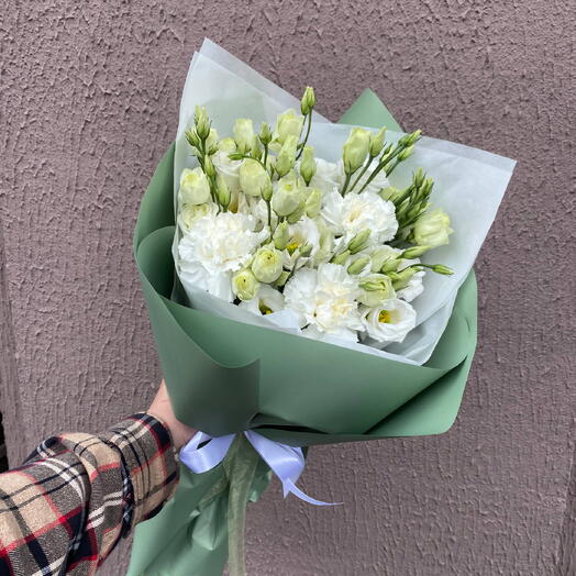 Букет из эустомы и диантуса