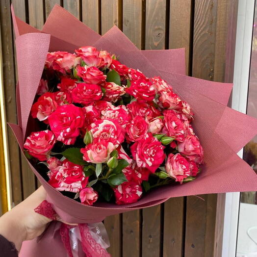 Букет из 9 кустовых роз