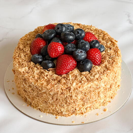 Napoleon cake with berries