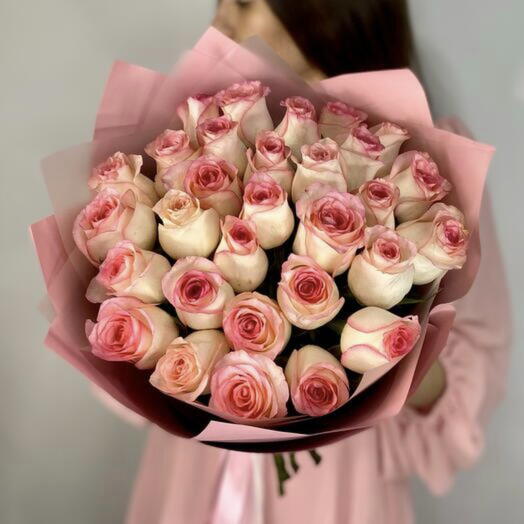 bouquet of 29 pink-white roses