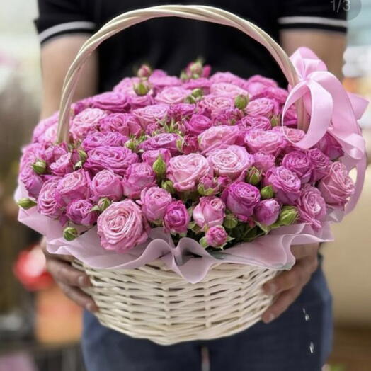 Корзина с цветами🌺🌸️пионовидные  кустовые розы Леди бомбастик