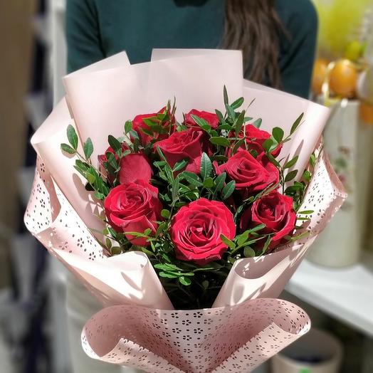 9 passionate red ROSES
