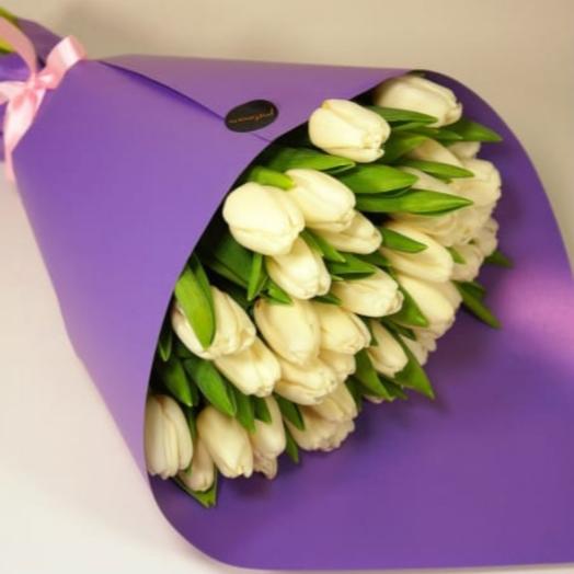Bouquet of white tulips