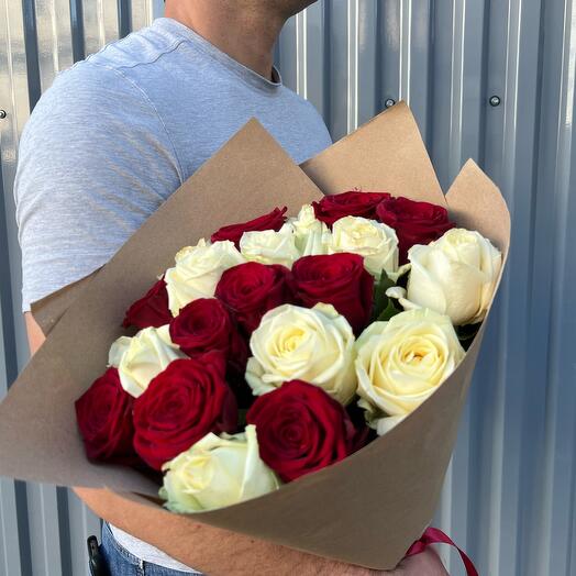 Bouquet of 21 mixed roses 60 cm 014