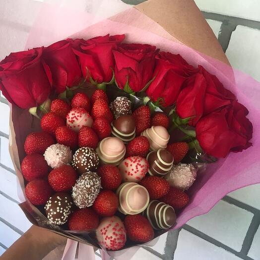 Bouquet of strawberries "Love"