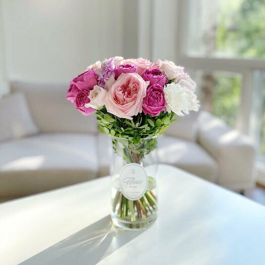 Bouquet "Glory" in a vase