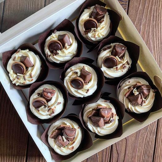 Cupcakes decorated with sweets