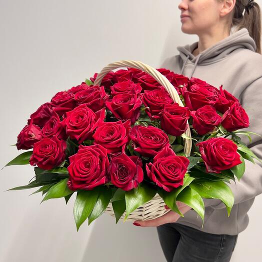 Cesta de 35 rosas rojas
