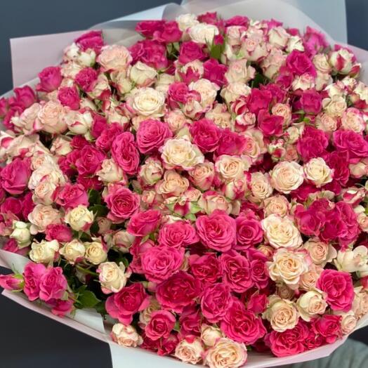 Bouquet of bush roses
